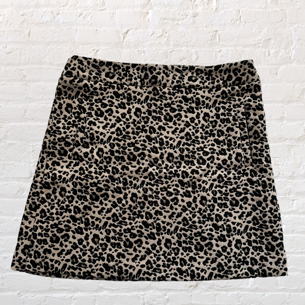 Like 🆕 Loft leopard print fully lined pocketed mini skirt